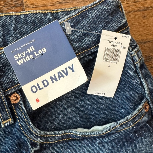 Old Navy Extra High-Rise Sky-Hi Wide-Leg Jeans Size 8 - Picture 2 of 3
